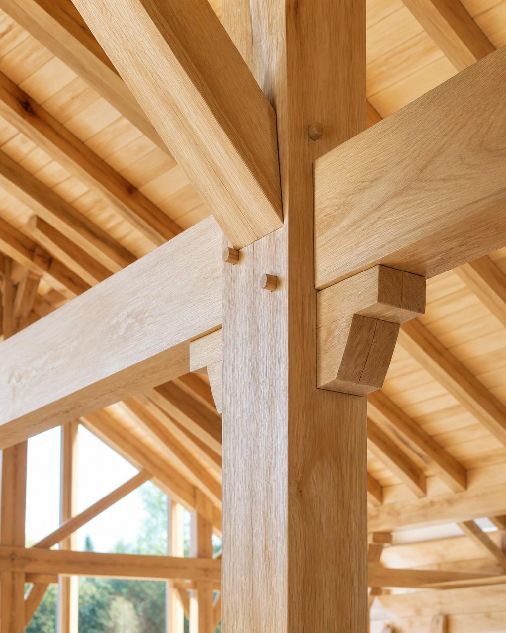 Assemblage de charpente en bois, photographie d’illustration